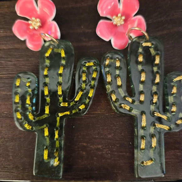 Elegant & Sexy Drop Earrings - Vibrant Cactus Design, Zinc Alloy with Iron Posts - Picture 1 of 3